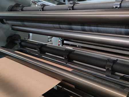 Transverse adhesion unit